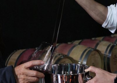 Cata entre Barricas en el elegante Salón de Cristal de Bodegas Marqués de Cáceres