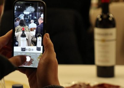 Cata entre Barricas en el elegante Salón de Cristal de Bodegas Marqués de Cáceres